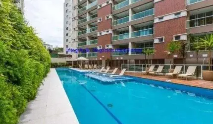 Apartamento Studio 34m², 01 dormitório, 01 banheiro e 01 vaga na garagem.  Condomínio com portaria, segurança 24hrs, piscina, churrasqueira, sauna