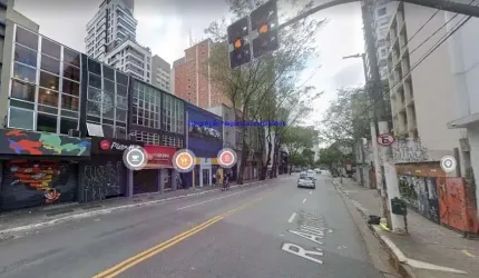 Loja  300m²; Sendo 150m² de subsolo e 02 banheiros   Excelente localização á 9 minutos andando para a estação do metrô Consolação