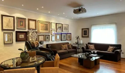 Apartamento 370m², 04 dormitórios (sendo 03 suítes), 04 banheiros e 03 vagas na garagem.  Condomínio com portaria, segurança 24hrs.  Excelente