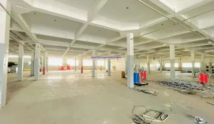 Galpão 2550m², 02 banheiros.  Excelente localização entre as Ruas Doutor Jorge Zaidan e dos Cravos.