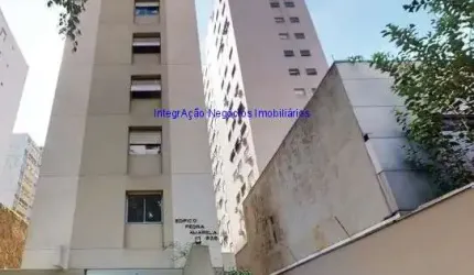 Apartamento 75m², 02 dormitórios, 01 banheiro e 01 vaga na garagem.  Condomínio com portaria, segurança 24hrs e salão de festa.  Excelente localização