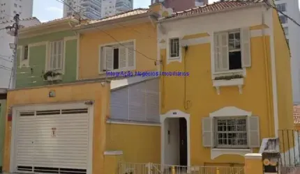 Sobrado 147m², 03 dormitórios,  02 banheiros e 01 vaga de garagem.  Excelente localização á 10 minutos andando para a estação do metrô Clínicas