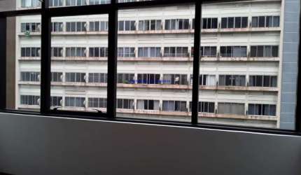 Conjunto Comercial 100m²,  2 banheiros, com infraestrutura para mais 1 banheiro. Prédio totalmente reformado e moderno.