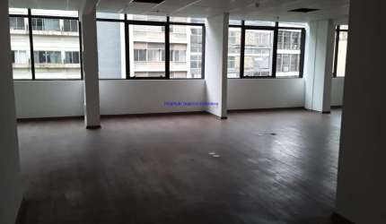 Conjunto Comercial 50m², 1 banheiro com infraestrutura para outro.  Prédio totalmente reformado e moderno.