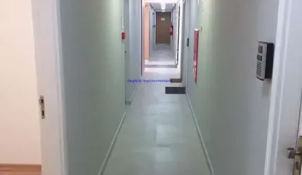 Conjunto Comercial 29m², 01 sala, 01 banheiro e 01 vaga na garagem.    Condomínio com recepção e segurança 24hrs.  Excelente localização.