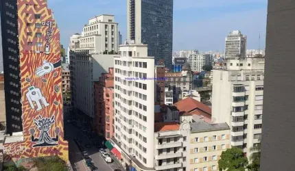 Apartamento 139m², 03 dormitórios e 02 banheiros.   Condomínio com portaria.   Excelente localização á 7 minutos andando para a estação do metrô.