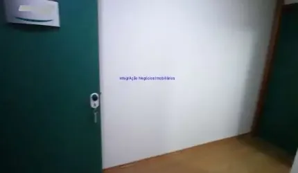 Conjunto Comercial 36m², 01 sala, 02 banheiros e 01 vaga na garagem.    Condomínio com recepção e segurança 24hrs.  Excelente localização.