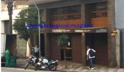 Loja 873.62m², Terreo: Hall de entrada, elevadores e 02 banheiros;  1° Subsolo: elevador, deposito e 02 banheiros 2° Subsolo: elevador, deposito.