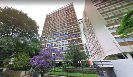 Apartamento 167m², 03 dormitórios (sendo 02 suítes), 03  banheiros e 02 vagas na garagem.   Condomínio com portaria 24hrs e salão de festa.