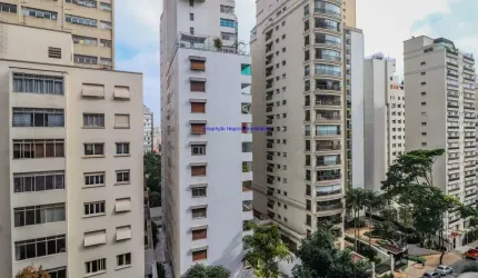 Apartamento 235m², 03 dormitórios (sendo suítes), 04 vagas na garagem e 03 vagas na garagem.