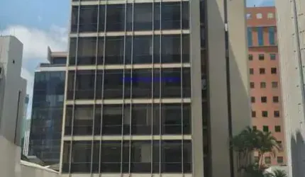 Loja 350m², 02 banheiros e 12 vagas na garagem.   Excelente localização á 3 minutos andando para a estação do metrô Vila Olímpia; Entre a Rua Funchal.