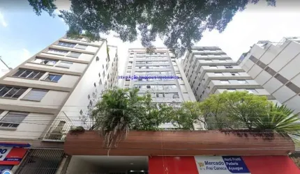 Apartamento MOBILIADO 60m², 01 dormitório, 01 banheiro e 01 vaga na garagem.  Condomínio com portaria.  Excelente localização