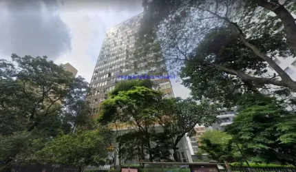 Conjunto Comercial 60m², 02 salas, 02 banheiros e 01 vaga na garagem.   Condomínio com portaria 24hrs.  Excelente localização.