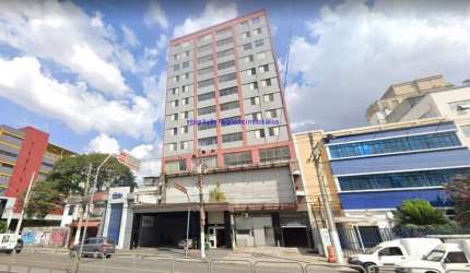 Conjunto Comercial 150m², sala ampla, 03 banheiros, copa e 01 vaga na garagem.   Condomínio com recepção e segurança 24hrs.   Excelente localização.
