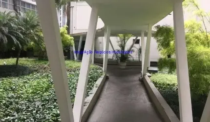 Apartamento 83m², 02 dormitórios e 02 banheiros.  Condomínio com portaria 24hrs, bicicletário, lavanderia coletiva e loja de conveniencia.