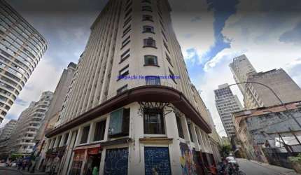 Sobreloja 735m², 06 banheiros.   Excelente localização á 5 minutoss andando para a estação do metrô São Bento; Entre as Avenidas Ipiranga, São João