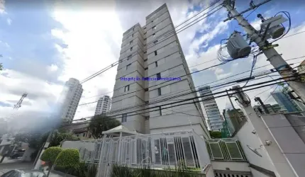 Apartamento 110m², 02 dormitórios (sendo 01 suíte), 02 banheiros e 01 vaga na garagem.    Condomínio com portaria.  Excelente localização