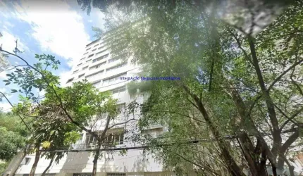 Apartamento 190m², 03 dormitórios (sendo 01 suíte), 02 banheiros e 01 vaga na garagem.    Condomínio com portaria 24hrs.  Excelente localização