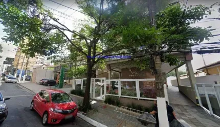 Conjunto Comercial 32m², 01 banheiro e 01 vaga na garagem.   Condomínio com recepção e segurança 24hrs.  Excelente localização