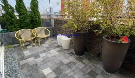 Apartamento 154m², 02 dormitórios (sendo suítes), 01 escritório, 03 banheiros e 03 vagas na  garagem.   Condomínio com portaria 24hrs, piscina.