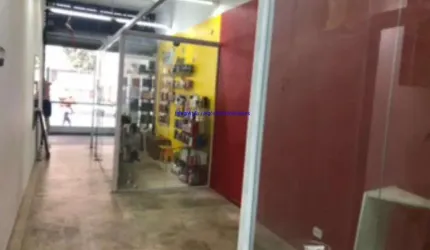 Loja 90m² e 01 banheiro.   Excelente localização á 03 minutos andando para a estação do metro Santa Cecilia; Entre a Rua das Palmeiras