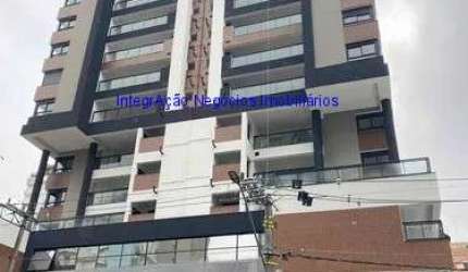Apartamento 79m², 01 dormitório (sendo suíte), 02 banheiros e 01 vaga na garagem.  Condomínio com portaria, segurança 24hrs, piscina, salão de jogos.
