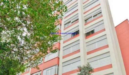 Apartamento 133m², 01 dormitório (sendo suíte) e 03 banheiros.  Condomínio com portaria 24hrs, salão de festa e  jardim.   Excelente localização