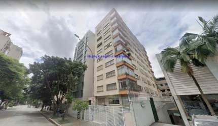 Apartamento 146m², 03 dormitórios, 03 banheiros e 01 vaga na garagem.    Condomínio com portaria 24hrs.   Excelente localização
