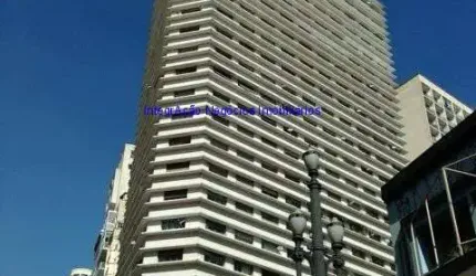 Apartamento 120m², 03 dormitórios (sendo 01 suíte) e 02 banheiros.  Condomínio com portaria e segurança.  Excelente localização