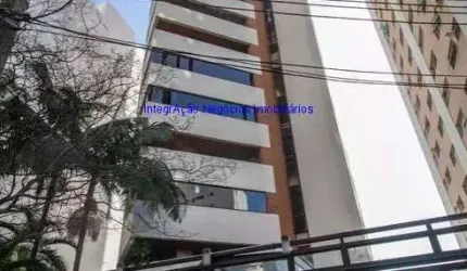 Apartamento 200m², 04 dormitórios (sendo 03 suítes), 05 banheiros e 03 vagas na garagem.    Condomínio com portaria 24hrs, piscina, salão de festa,