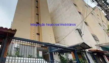Apartamento 30m², 01 dormitório, 01 banheiro e 01 vaga na garagem.    Condomínio com portaria.  Excelente localização entre as Ruas Guaianazes.