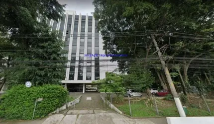 Conjunto Comercial 88m², 02 banheiros e 05 vagas na garagem.    Condomínio recepção e segurança 24hrs.   Excelente localização entre as Rua Doutor