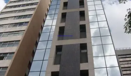 Conjunto Comercial 128m², 02 banheiros e 04 vagas na garagem.    Condomínio recepção e segurança 24hrs.   Excelente localização á 9 minutos andando