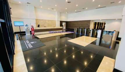 Conjunto comercial 1.068m², 08 banheiros e 30 vagas na garagem.  Excelente localização á 9 minutos andando para a estação do metrô Palmeiras