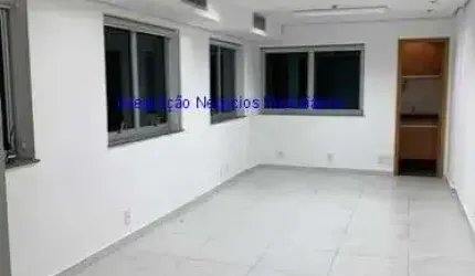 Sala comercial  31m², 01 banheiro e 01 vaga na garagem.    Condomínio recepção e segurança 24hrs.   Excelente localização entre as Alamedas  Santos.