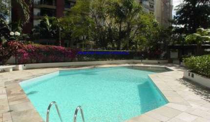 Apartamento 272m², 05 dormitórios (sendo 03 suítes), 05 banheiros e 03 vagas na garagem.   Condomínio com portaria24hrs, piscina, piscina aquecida,