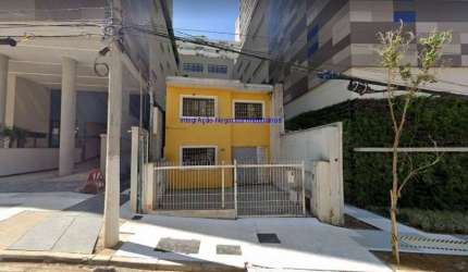 Sobrado Comercial 130m², 08 salas, 03 banheiros e 04 vagas na garagem.  Excelente localização á 5 minutos andando para a estação do metrô Consolação;