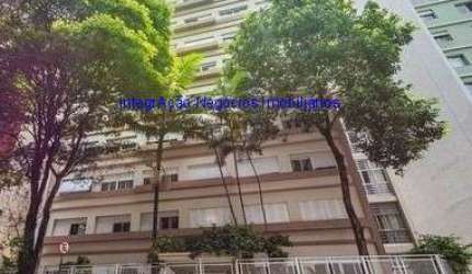 Apartamento 202m², 03 dormitórios (sendo 01 suíte), 03 banheiros e 01 vaga na garagem.  Condomínio com portaria 24hrs, salão de festa.