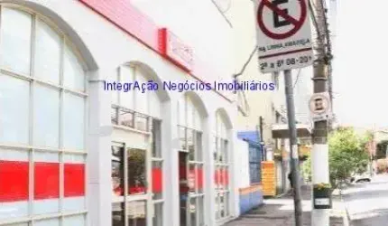 Loja 563m², 03 salas e 02 banheiros; Dispõe de um salão com 300m² de área térrea com pé direito alto, 58m² de mezanino interno com cozinha, copa