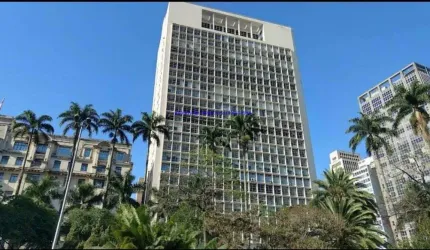 Conjunto Comercial 185m², 04 banheiros.  Condomínio com recepção e segurança 24hrs.  Excelente localização á 4 minutos andando para a estação do metrô