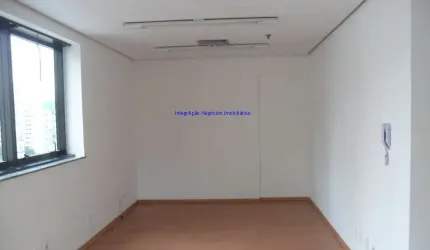 Conjunto Comercial 35m², 02 banheiros e 01 vaga na garagem.   Condomínio com recepção e segurança 24hrs.  Excelente localização