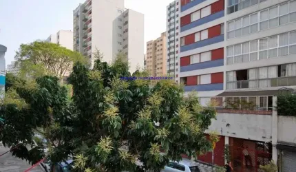 Apartamento 81m², 02 dormitórios e 02 banheiros.  Condomínio com portaria.  Excelente localização á 5 minutos andando para a estação do metrô