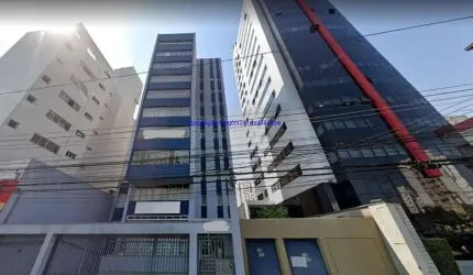 Prédio Comercial 1.600m², 12 conjuntos mais apartamentos, 16 banheiros e 12 vagas na garagem.  Excelente localização