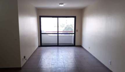 Apartamento 87m², 03 dormitórios (sendo 01 suíte), 03 banheiros e 01 vaga na garagem.  Condomínio com portaria.  Excelente localização