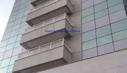 Conjunto Comercial 37m², 01 banheiro e 01 vaga na garagem.   Condomínio com recepção e segurança 24hrs.  Excelente localização.
