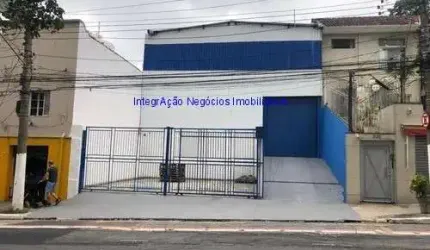 Galpão 440m², 03 banheiros e 07 vagas na garagem.  Excelente localização entre as Ruas Bom Pastor, Costa Aguiar e Xavier Curado.