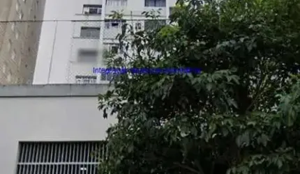 Apartamento Studio 30m², 01 dormitório, 01 banheiro, 01 vaga de garagem.  Condomínio com portaria e segurança 24hrs.  Excelente localização