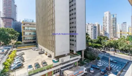 Apartamento 115m², 03 dormitórios, 03 banheiros e 01 vaga na garagem.  Condomínio com portaria, segurança 24hrs.  Excelente localização.