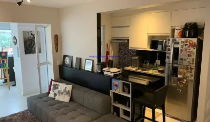 Apartamento 70m², 02 dormitórios (sendo 01 suíte), 02 banheiros e 02 vagas na garagem.  Condomínio com portaria, segurança 24hrs, piscina, salão de fe