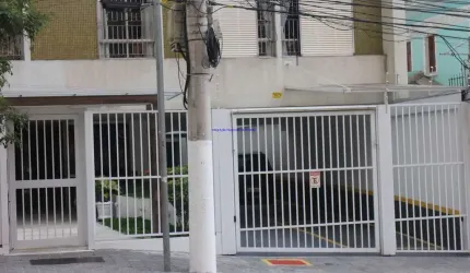 Condomínio com portaria e segurança.  Excelente localização entre as Ruas Itapicuru, Doutor Alberto Torres e Paraguaçu.